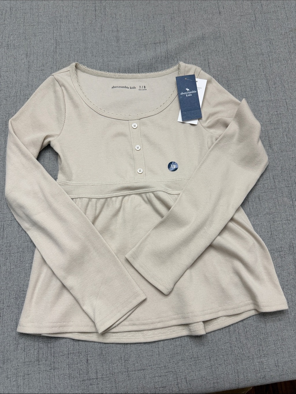 abercrombie kids Cream Ribbed Long Sleeve Peplum Top Size 7/8